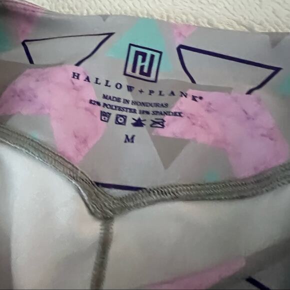 Hallow and Plank 80s Triangle Geo Print Leggings Medium - Picture 3 of 3